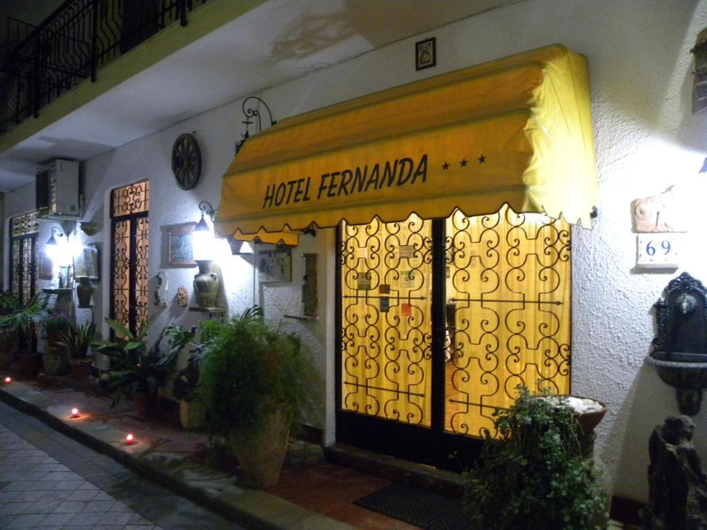Hotel Fernanda Letojanni Exterior photo